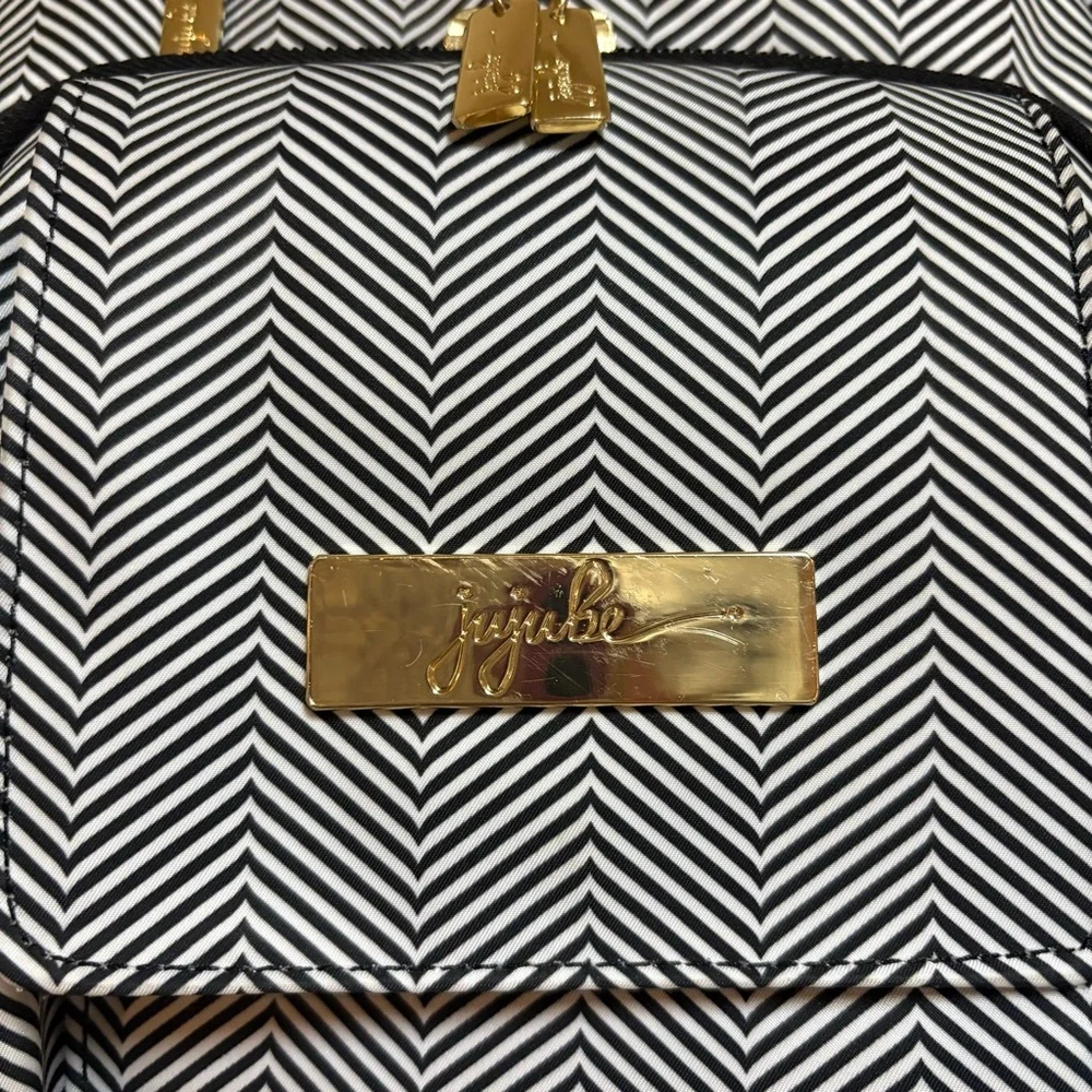 Ju-ju-be Be Right Back Diaper Bag - Picture 14 of 16